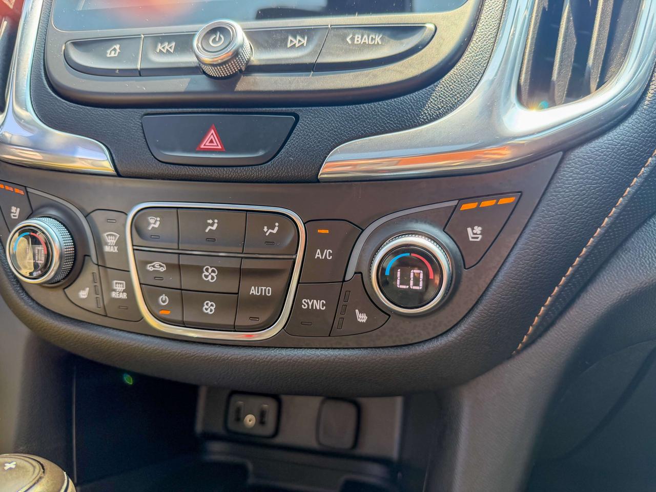 2018 Chevrolet Equinox Premier/1 OWNER/LOW KM/NAVI/BSM/ACC/PANO/CAMERA Photo
