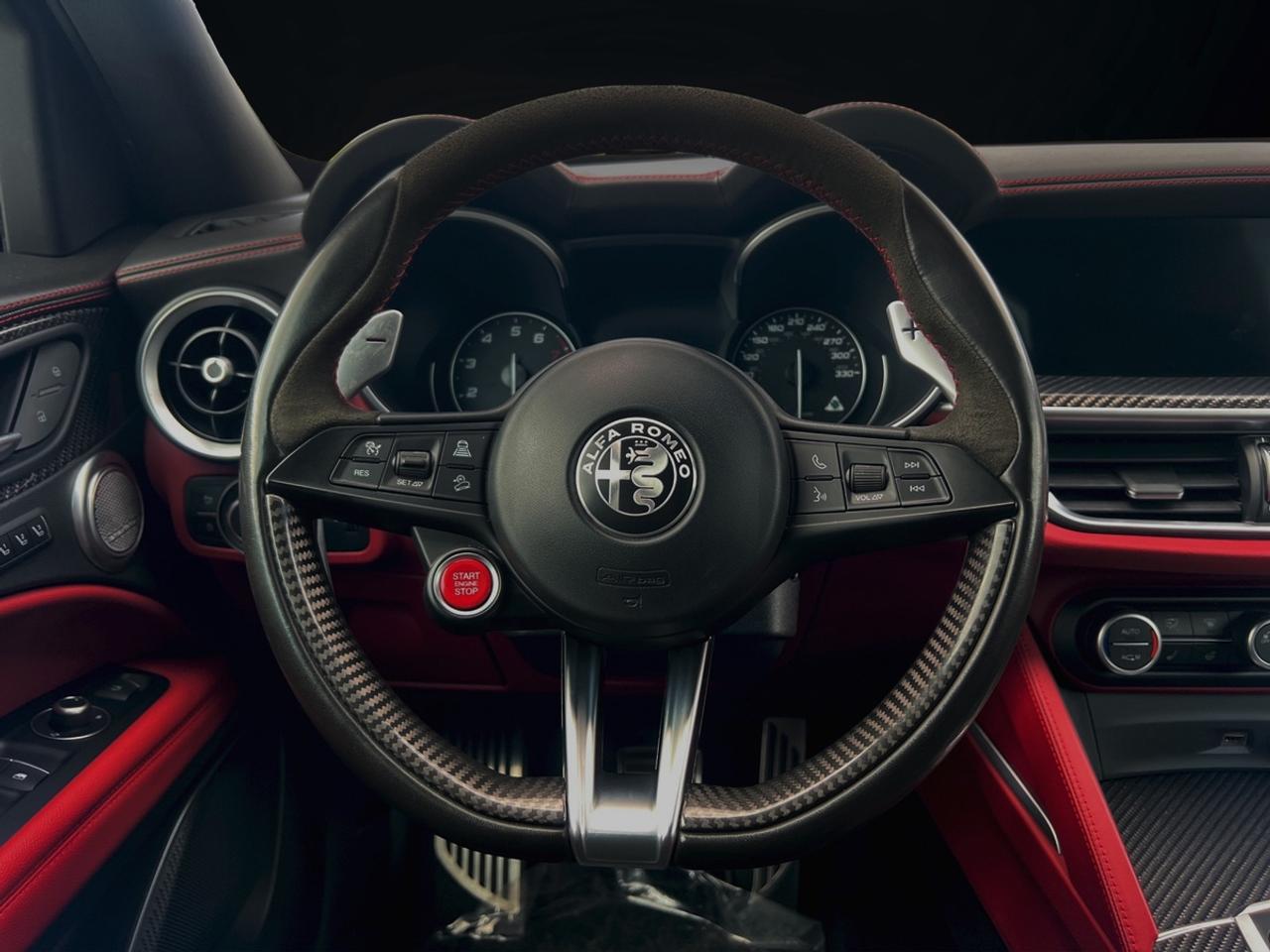 2018 Alfa Romeo Stelvio Quadrifoglio Photo