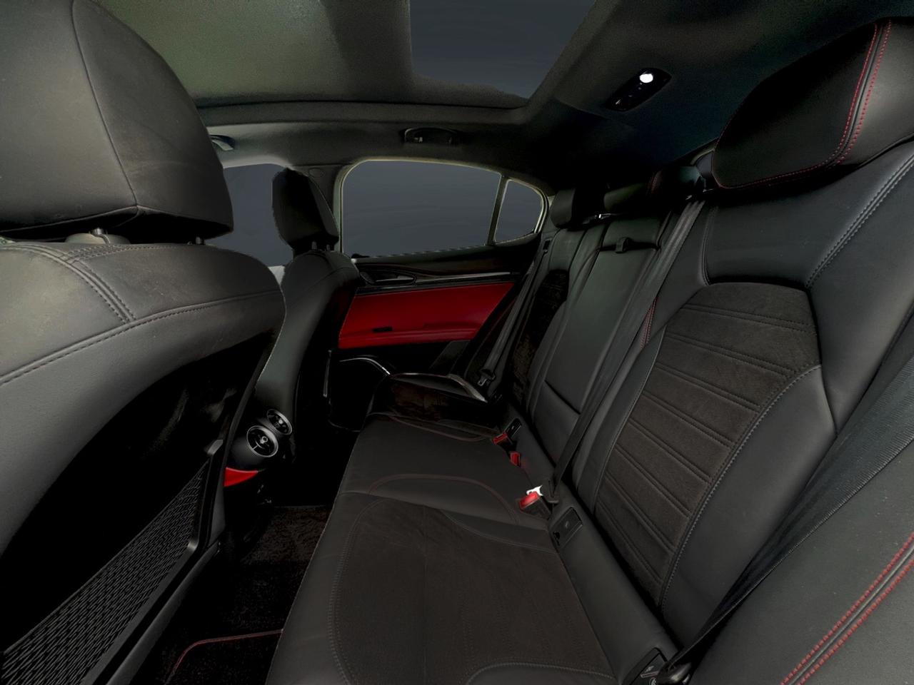 2018 Alfa Romeo Stelvio Quadrifoglio Photo