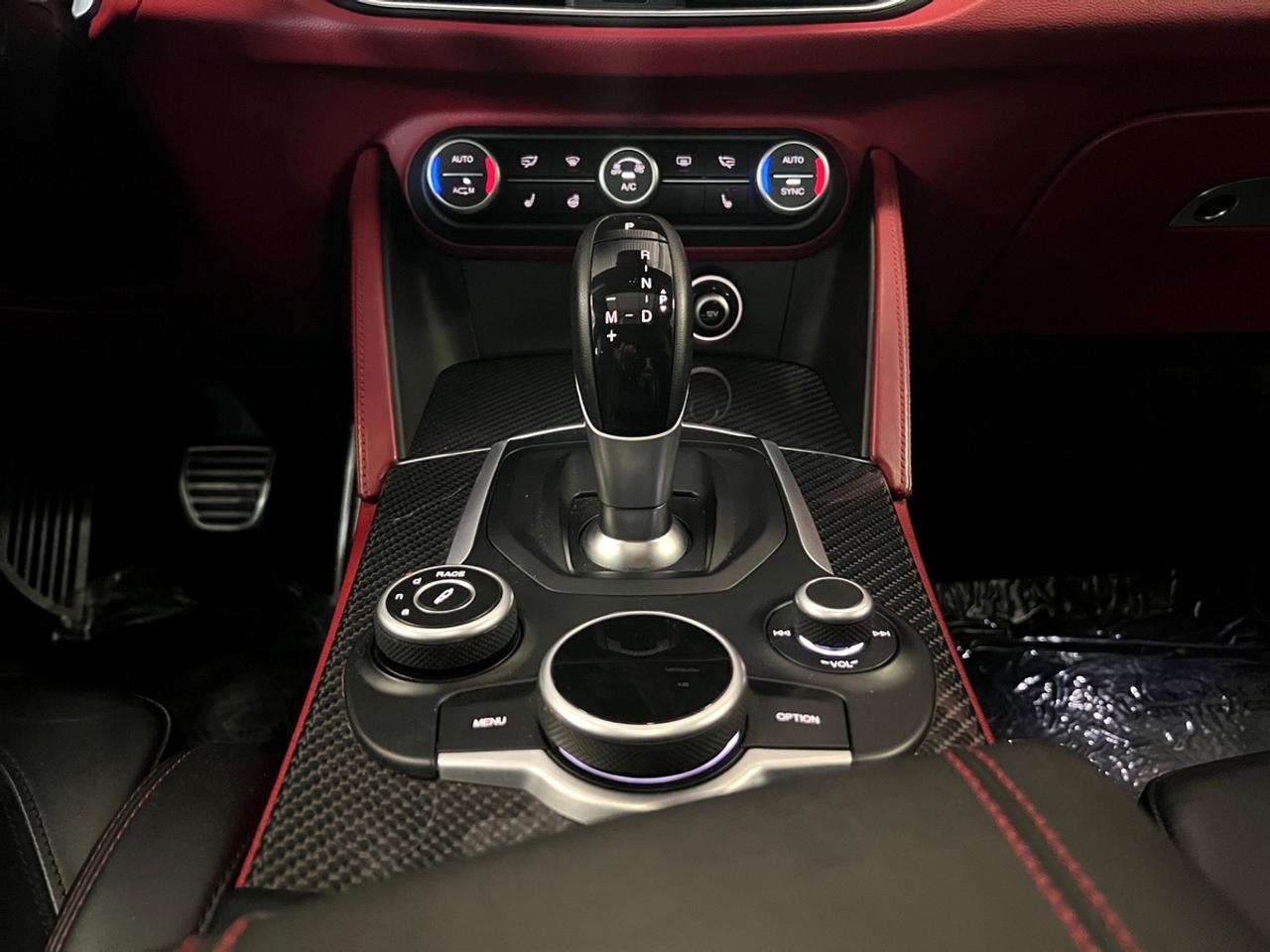2018 Alfa Romeo Stelvio Quadrifoglio Photo