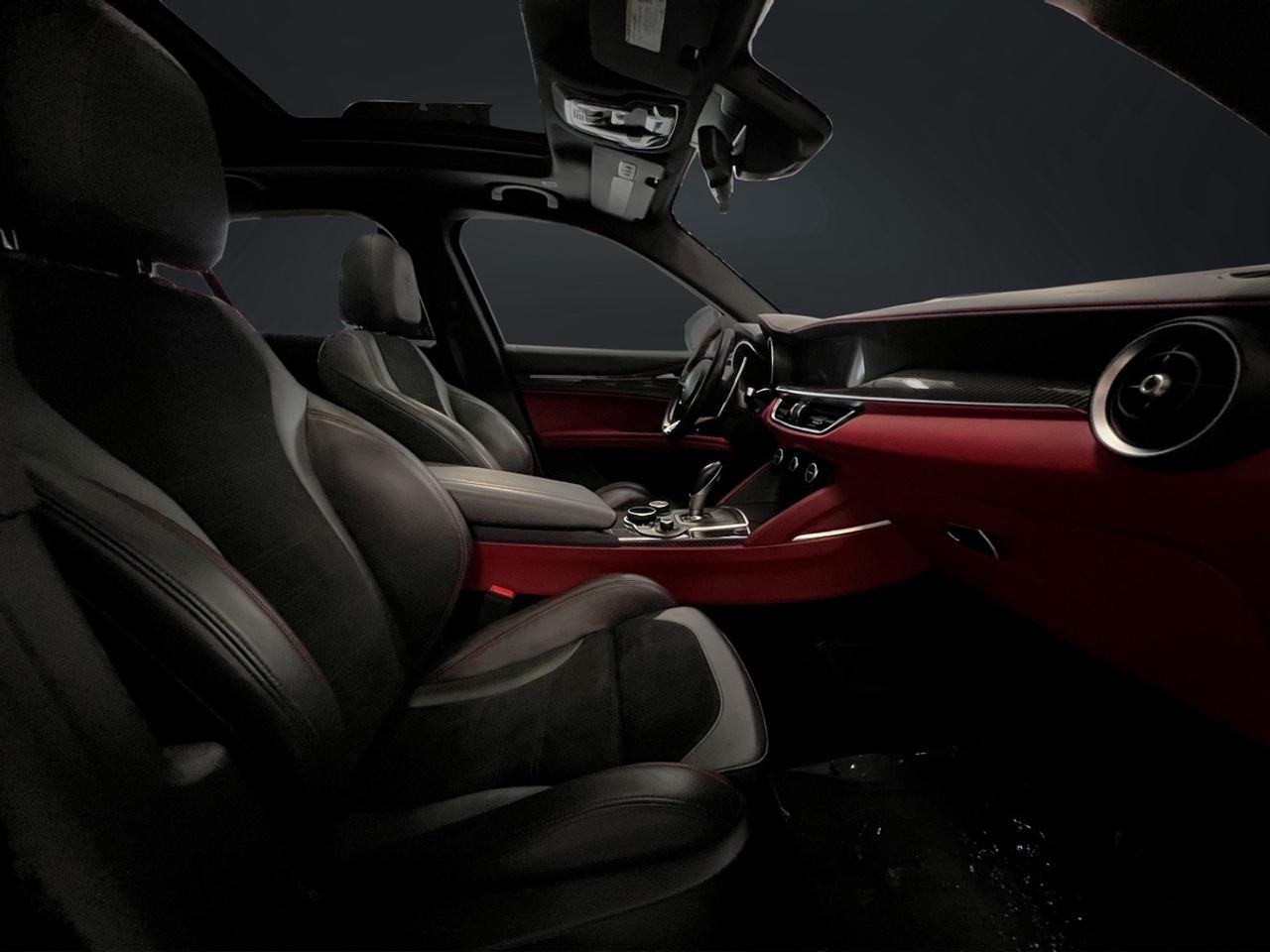 2018 Alfa Romeo Stelvio Quadrifoglio Photo