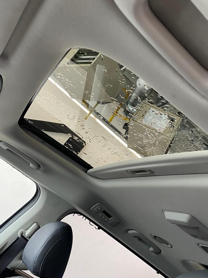 2024 Kia Carnival SX Passenger Van Photo