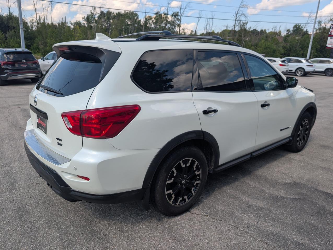 2020 Nissan Pathfinder SV Tech (CVT) (EOP 3/31/20) 4dr 4x4 Photo4