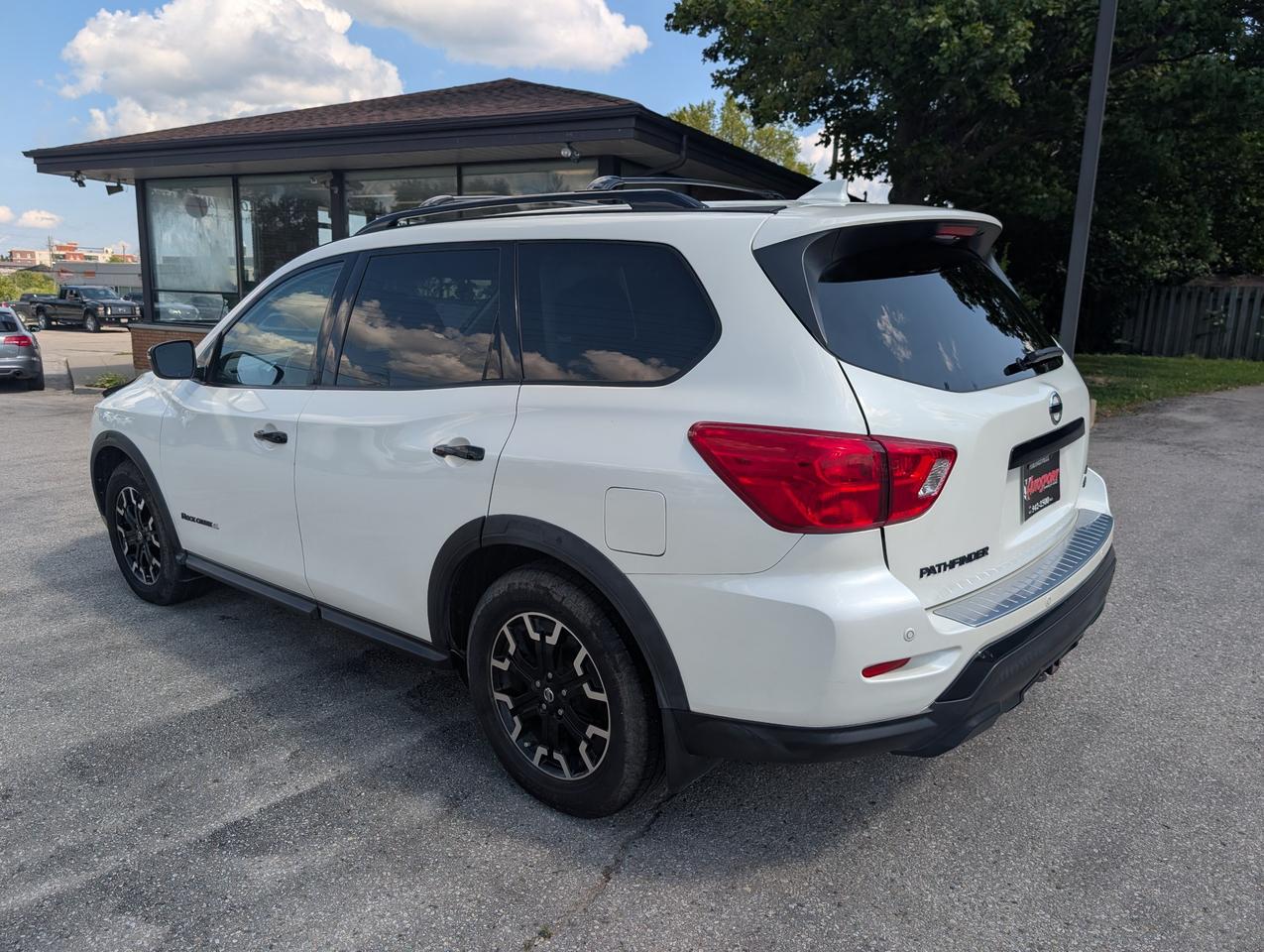 2020 Nissan Pathfinder SV Tech (CVT) (EOP 3/31/20) 4dr 4x4 Photo