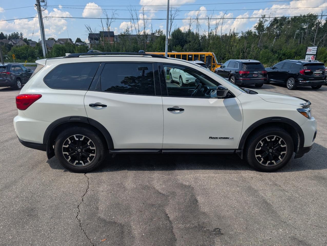 2020 Nissan Pathfinder SV Tech (CVT) (EOP 3/31/20) 4dr 4x4 Photo
