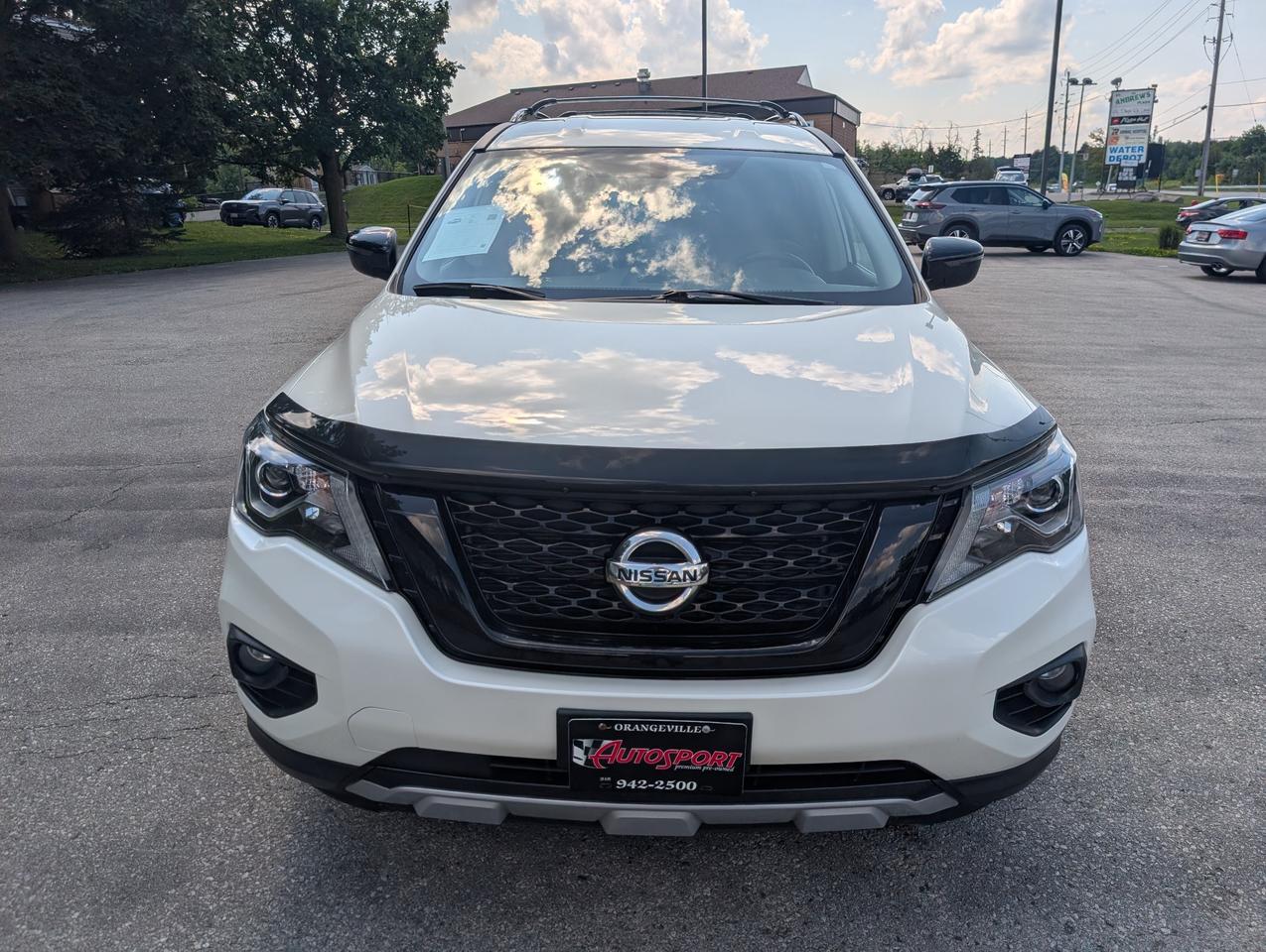 2020 Nissan Pathfinder SV Tech (CVT) (EOP 3/31/20) 4dr 4x4 Photo