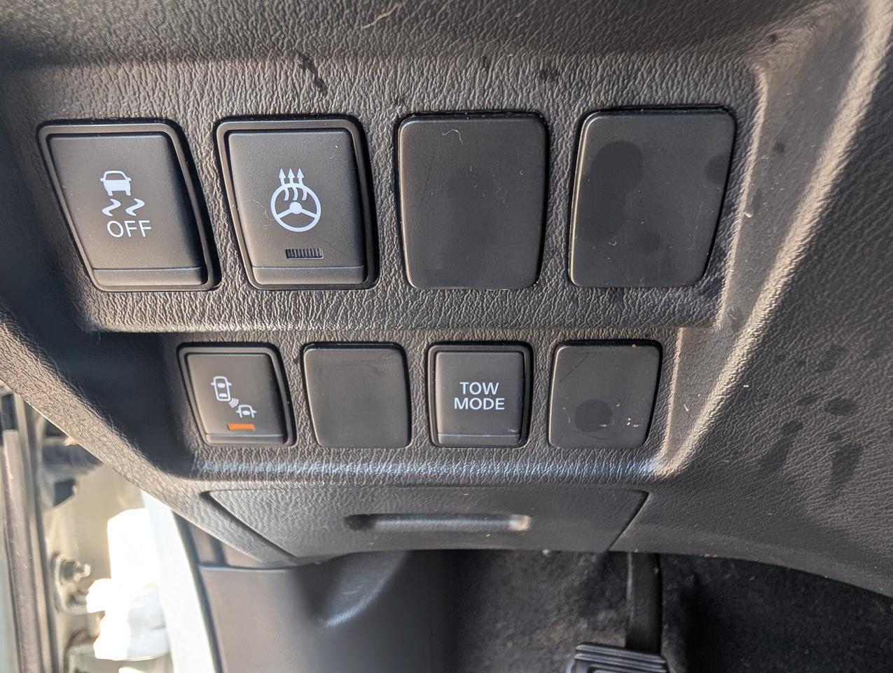 2020 Nissan Pathfinder SV Tech (CVT) (EOP 3/31/20) 4dr 4x4 Photo