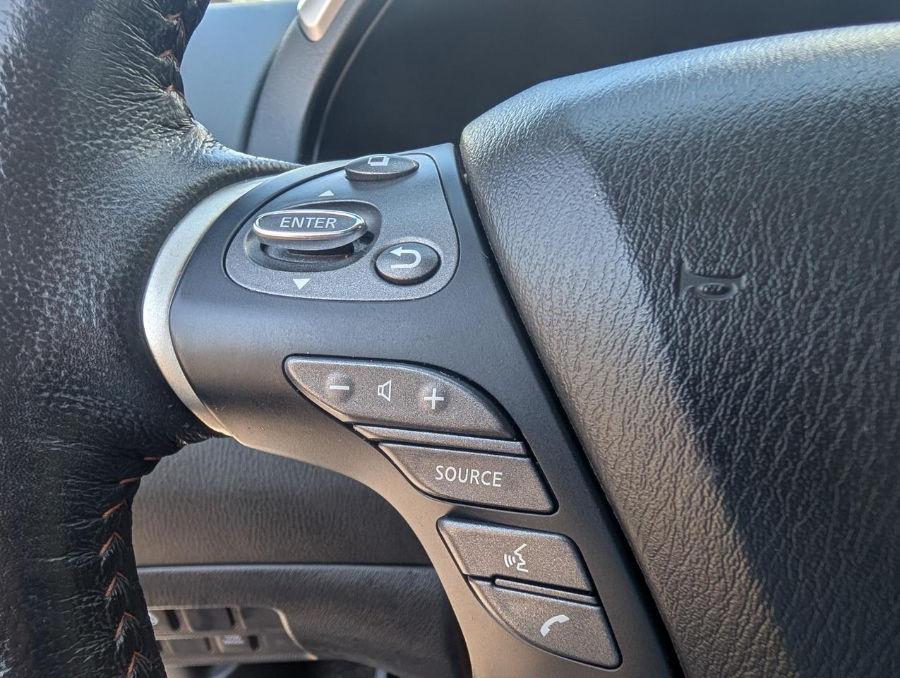 2020 Nissan Pathfinder SV Tech (CVT) (EOP 3/31/20) 4dr 4x4 Photo