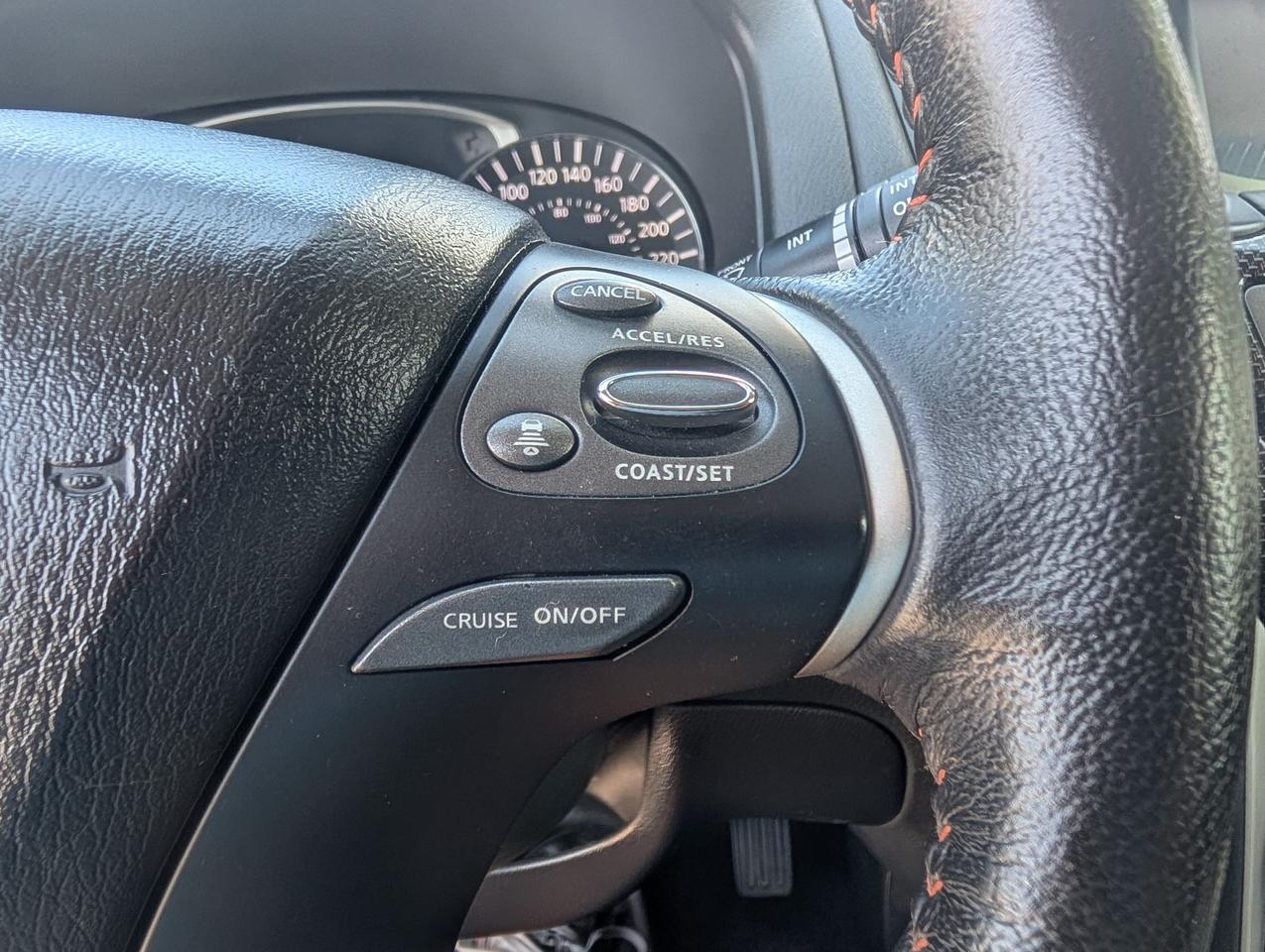 2020 Nissan Pathfinder SV Tech (CVT) (EOP 3/31/20) 4dr 4x4 Photo
