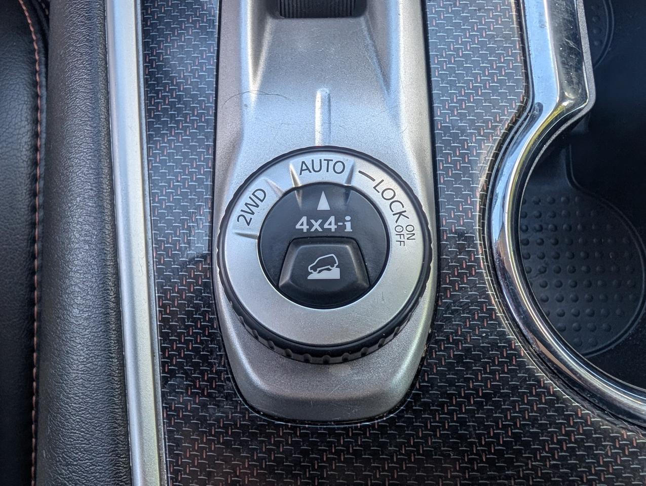 2020 Nissan Pathfinder SV Tech (CVT) (EOP 3/31/20) 4dr 4x4 Photo