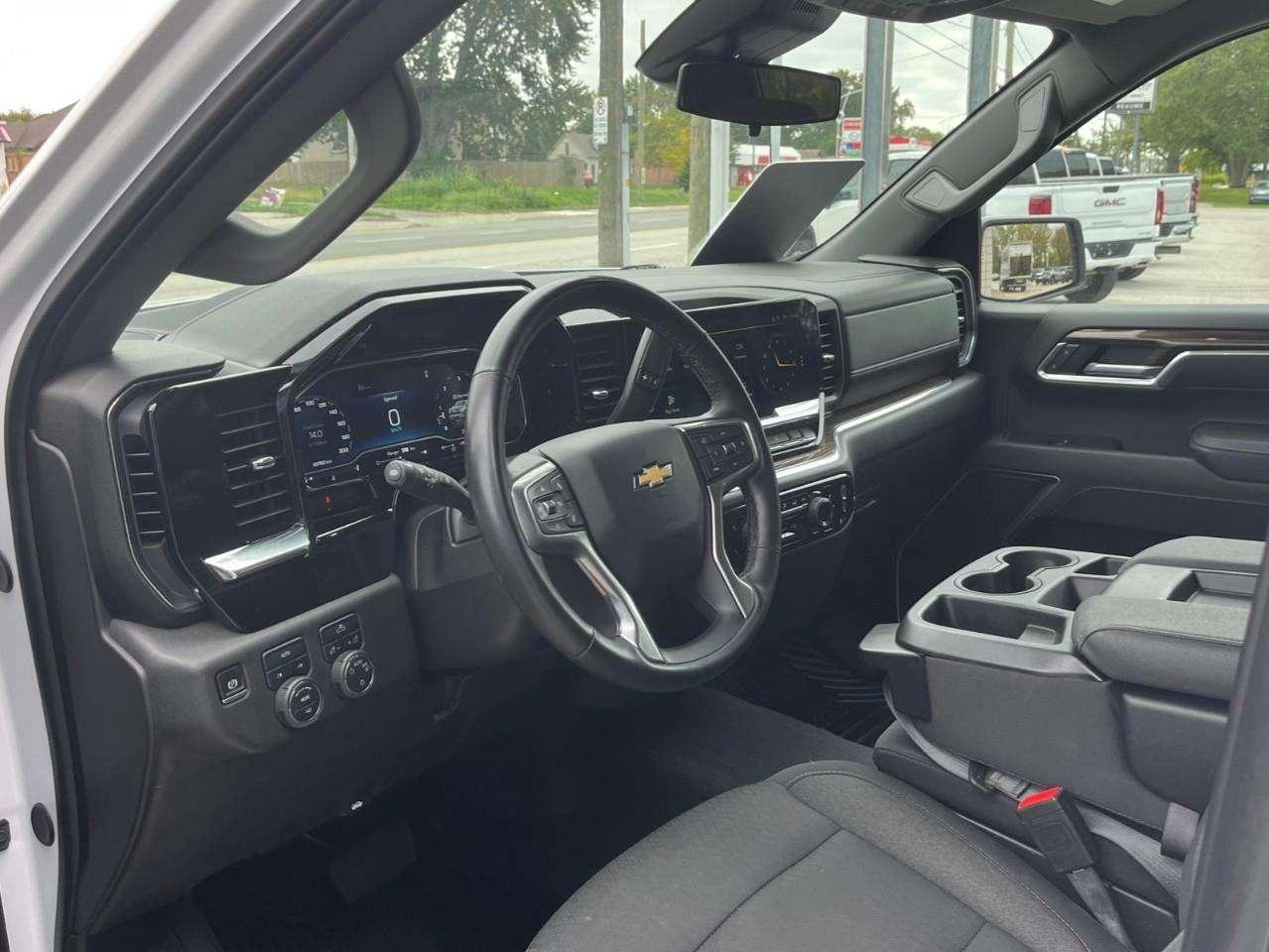 2025 Chevrolet Silverado 1500 LT1 CPO Rates Apply @ 0.99%-5.49% OAC Photo