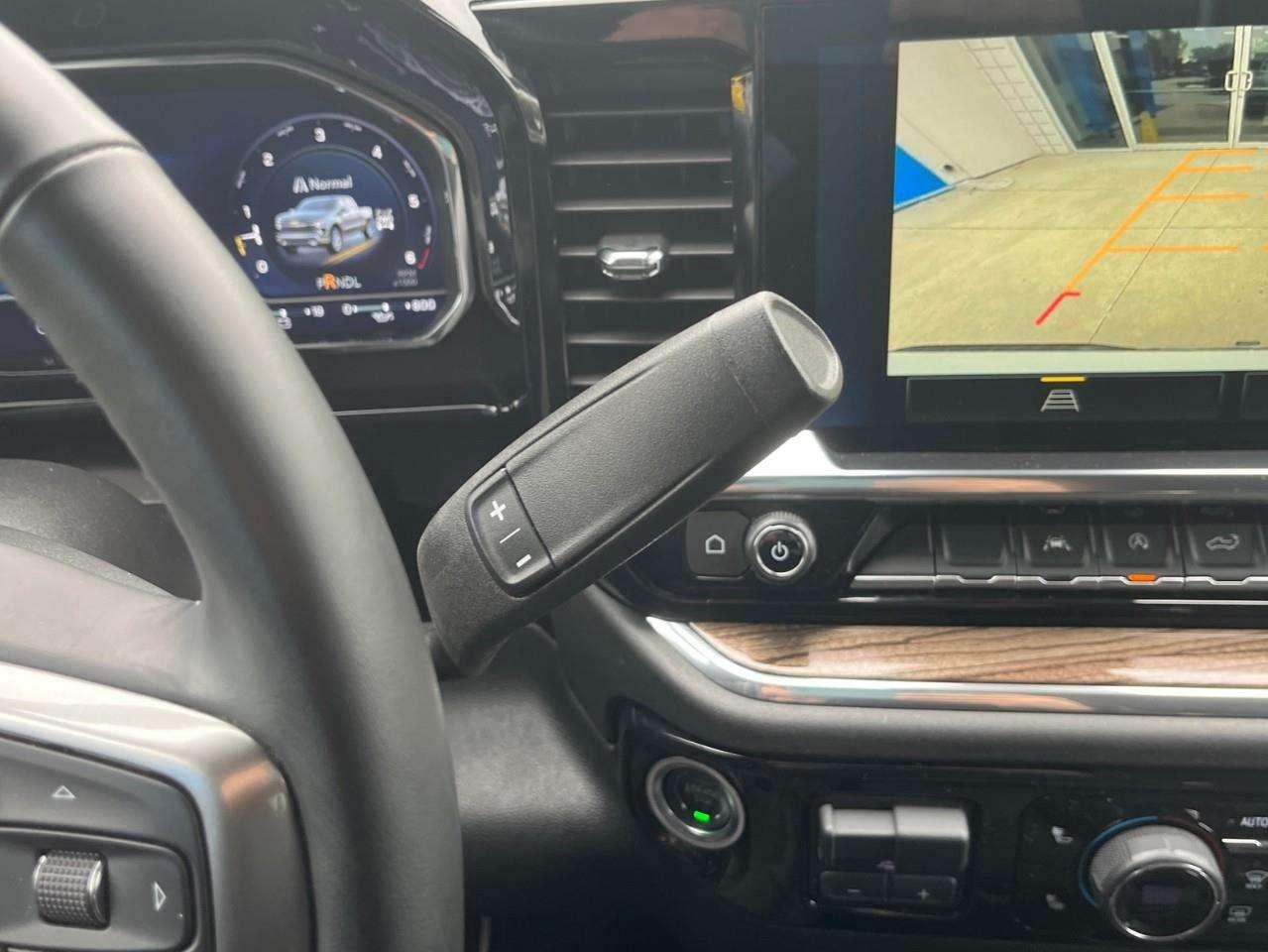 2025 Chevrolet Silverado 1500 LT1 CPO Rates Apply @ 0.99%-5.49% OAC Photo