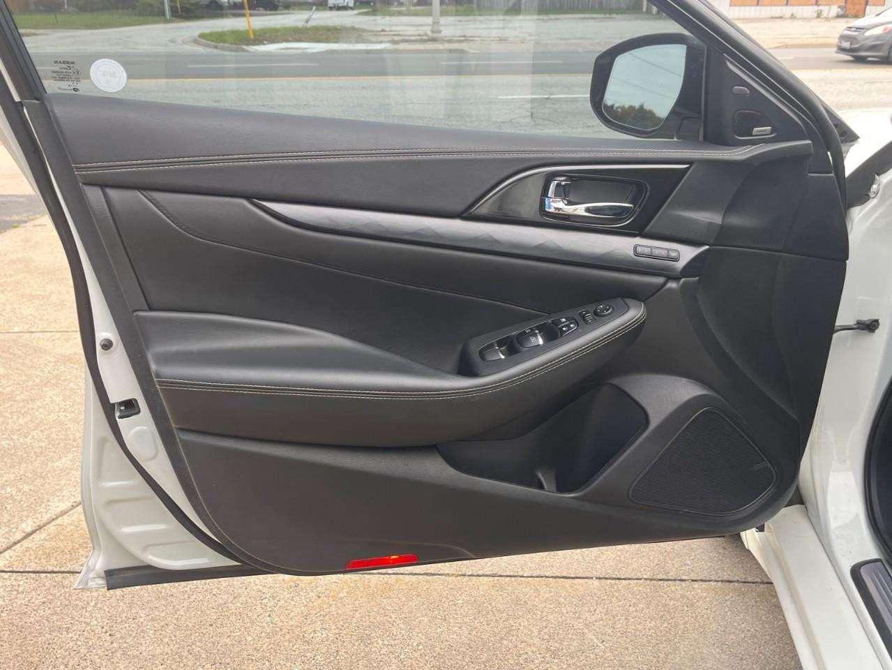2019 Nissan Maxima Platinum Rare Local Trade Photo