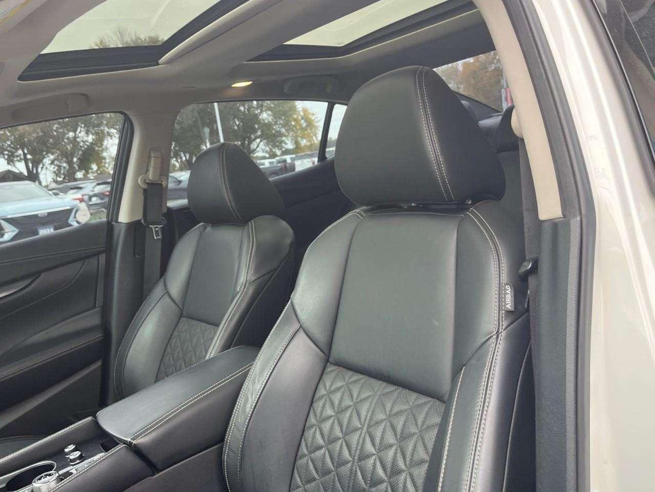 2019 Nissan Maxima Platinum Rare Local Trade Photo