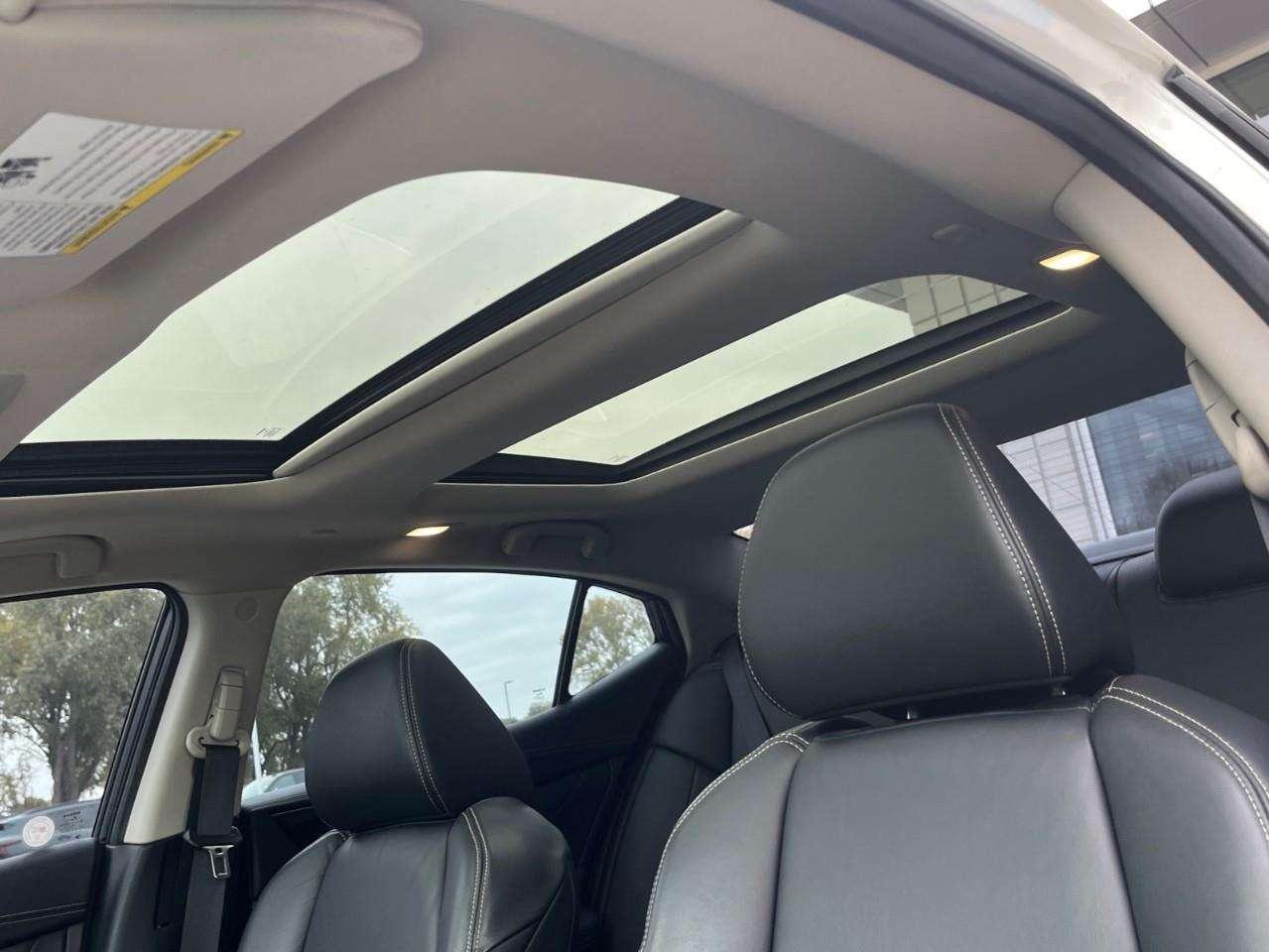 2019 Nissan Maxima Platinum Rare Local Trade Photo