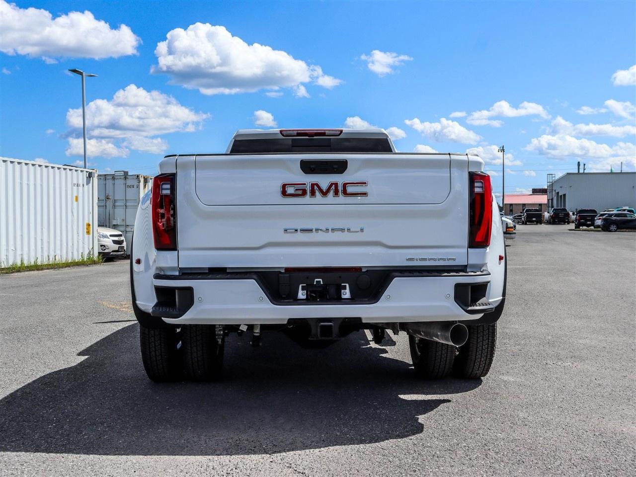 2026 GMC Sierra 3500HD 4WD Crew Cab Long Box Denali Photo