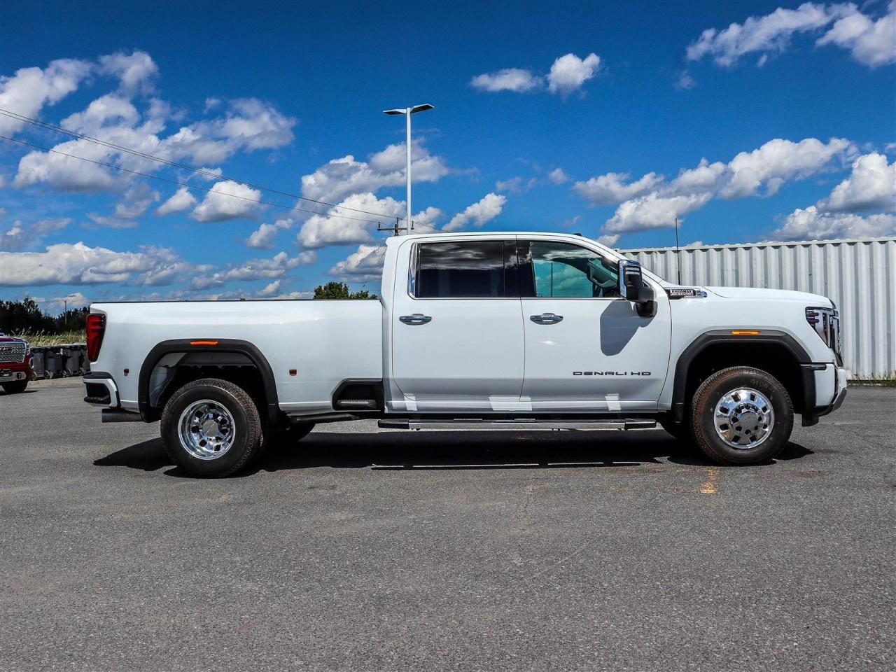 2026 GMC Sierra 3500HD 4WD Crew Cab Long Box Denali Photo
