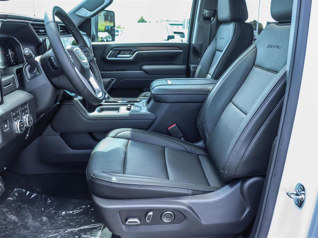 2026 GMC Sierra 3500HD 4WD Crew Cab Long Box Denali Photo