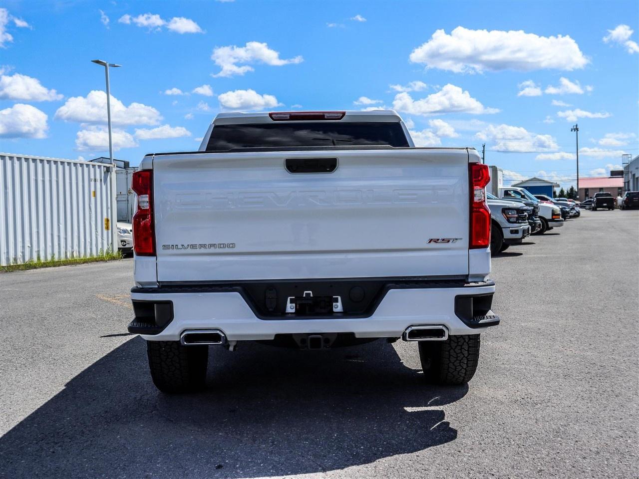 2026 Chevrolet Silverado 1500 Crew Cab Short Box 4-Wheel Drive RST Photo3