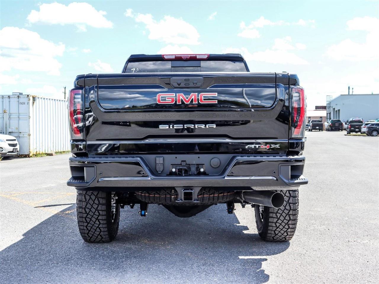 2026 GMC SIERRA 2500HD Crew Cab Standard Box 4-Wheel Drive AT4X Photo