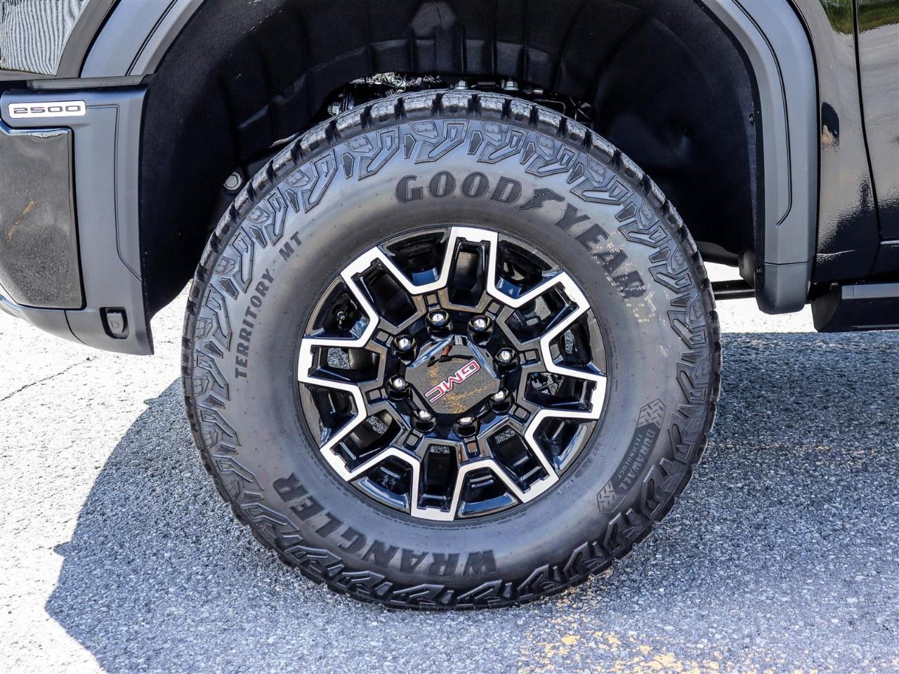 2026 GMC SIERRA 2500HD Crew Cab Standard Box 4-Wheel Drive AT4X Photo