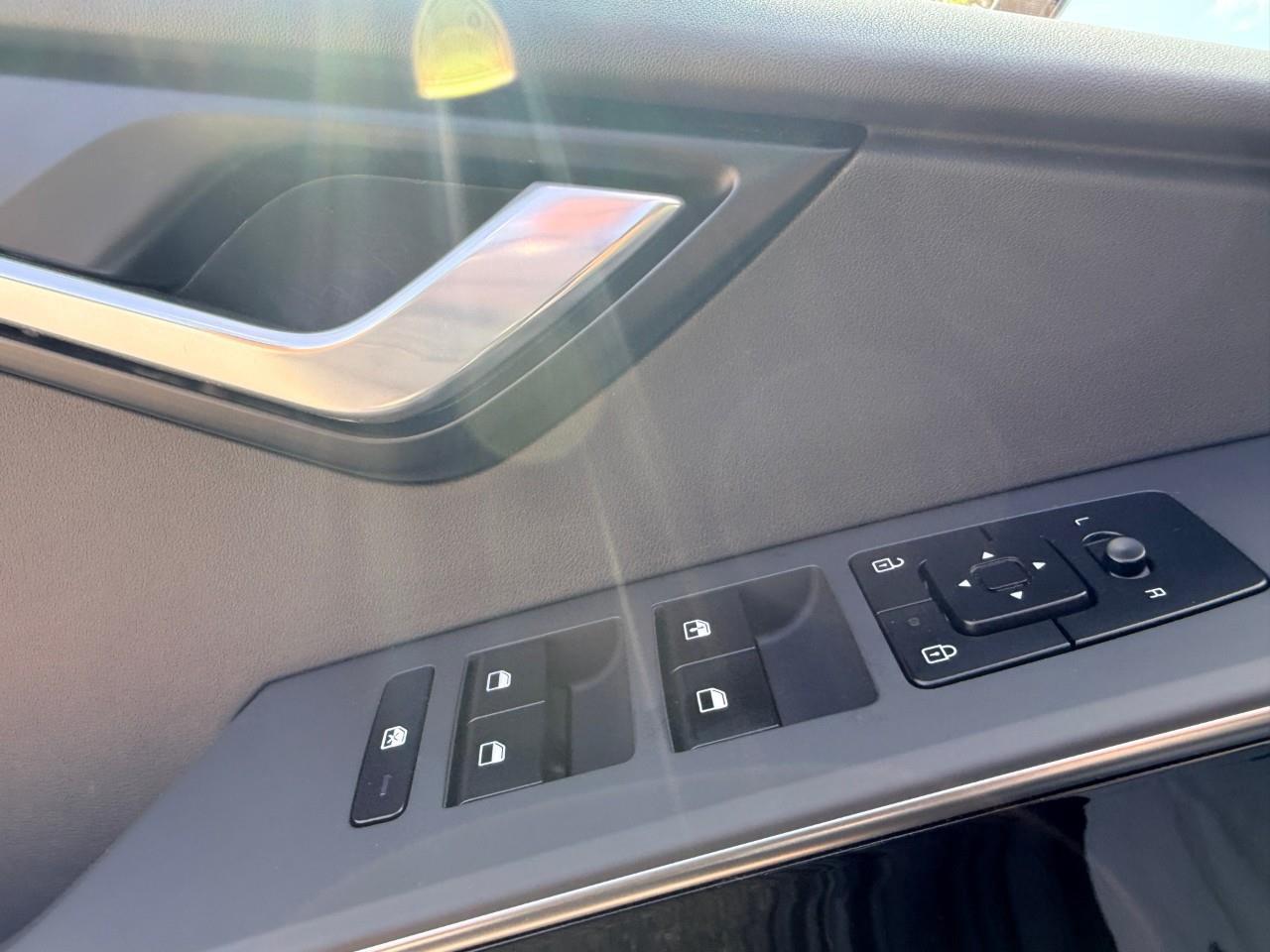 2023 Kia Niro EV Premium 4dr Front-Wheel Drive Sport Utility Photo