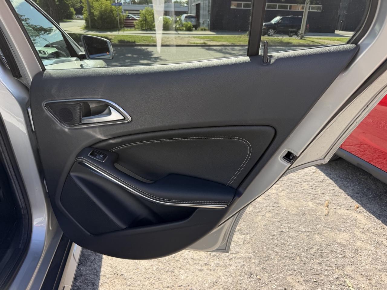 2015 Mercedes-Benz GLA GLA 250 4MATIC Photo
