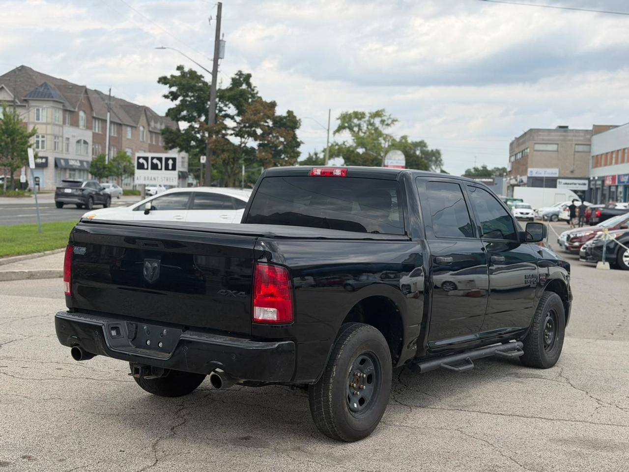2023 RAM 1500 Classic SLT Photo