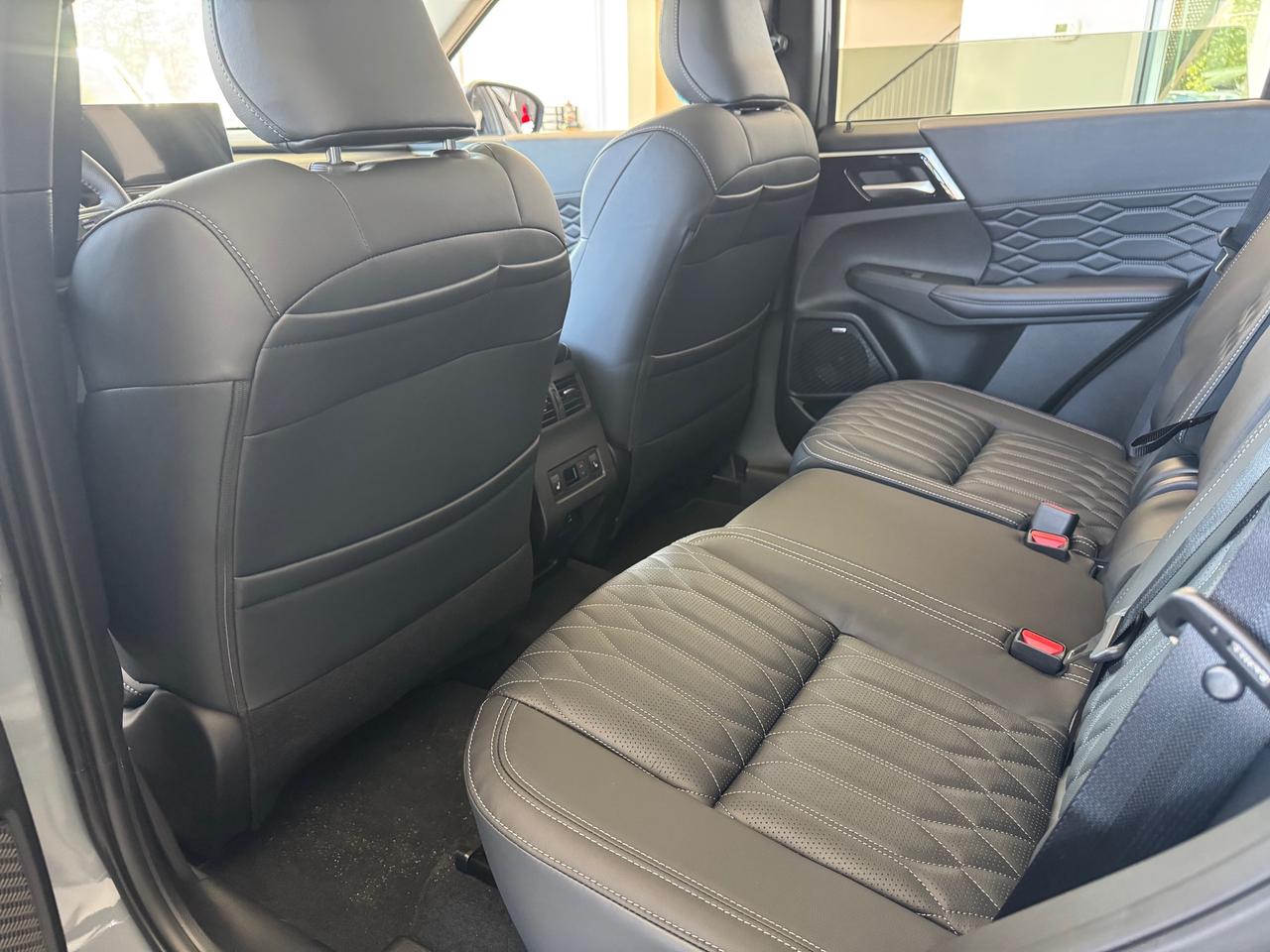 2026 Mitsubishi Outlander SEL 4dr S-AWC Photo