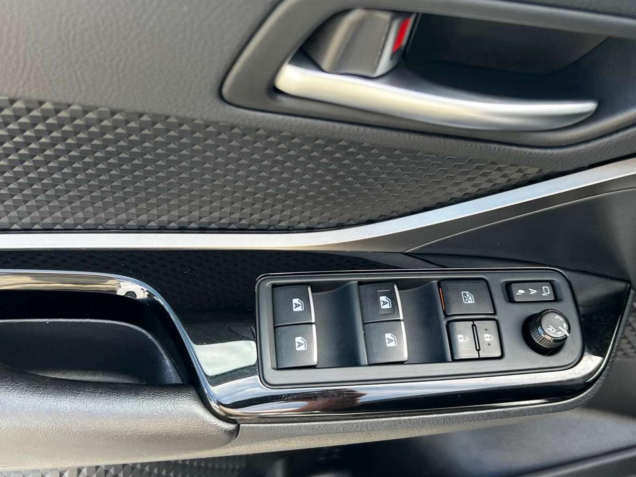 2019 Toyota C-HR XLE Photo