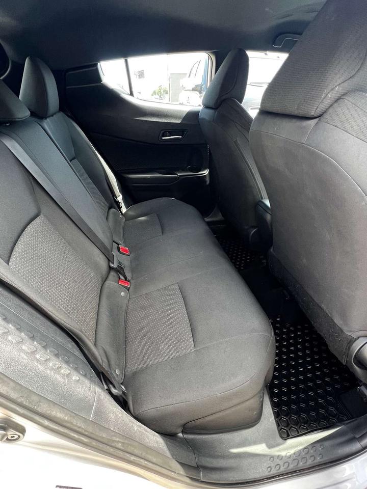 2019 Toyota C-HR XLE Photo