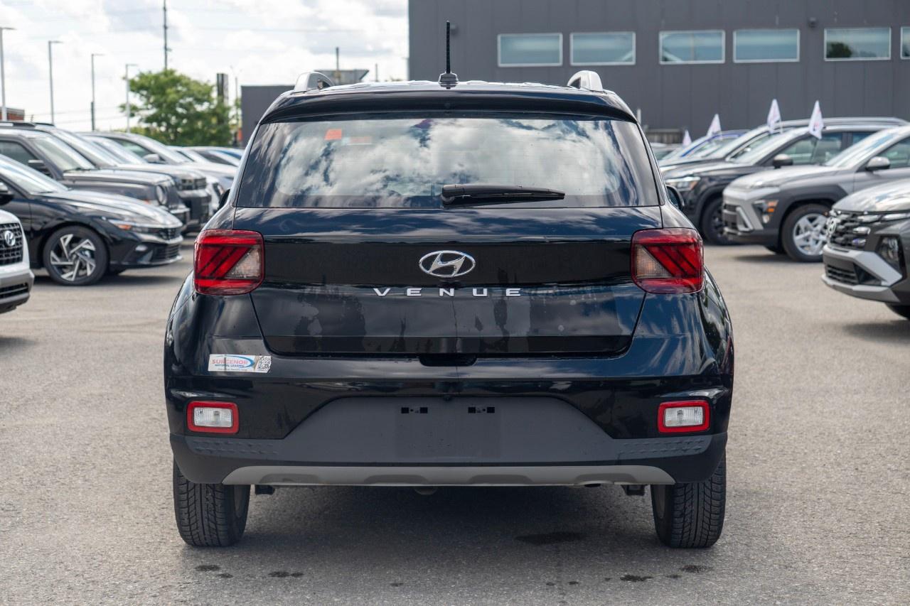 2025 Hyundai Venue Preferred IVT Photo