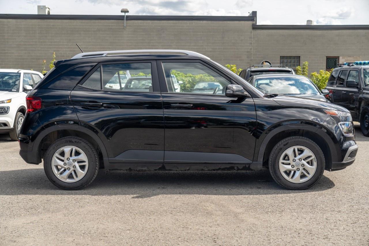 2025 Hyundai Venue Preferred IVT Photo