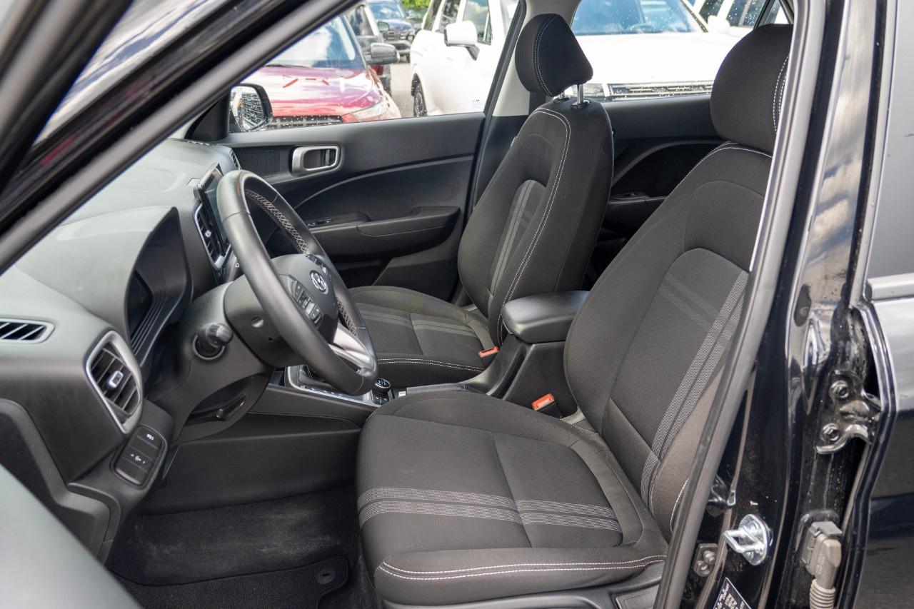 2025 Hyundai Venue Preferred IVT Photo