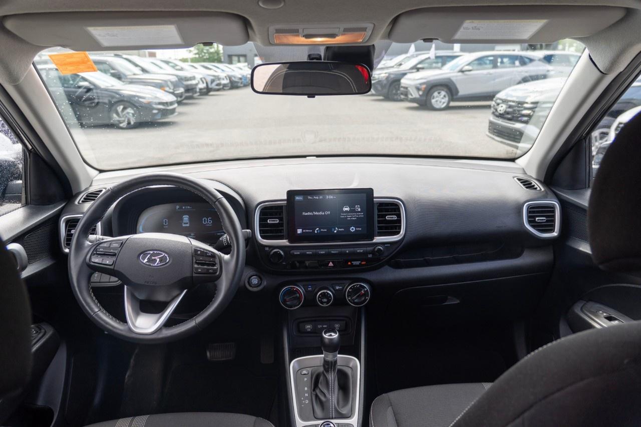 2025 Hyundai Venue Preferred IVT Photo