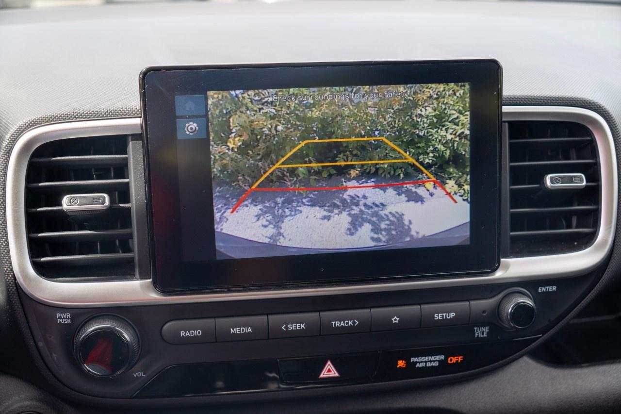 2025 Hyundai Venue Preferred IVT Photo