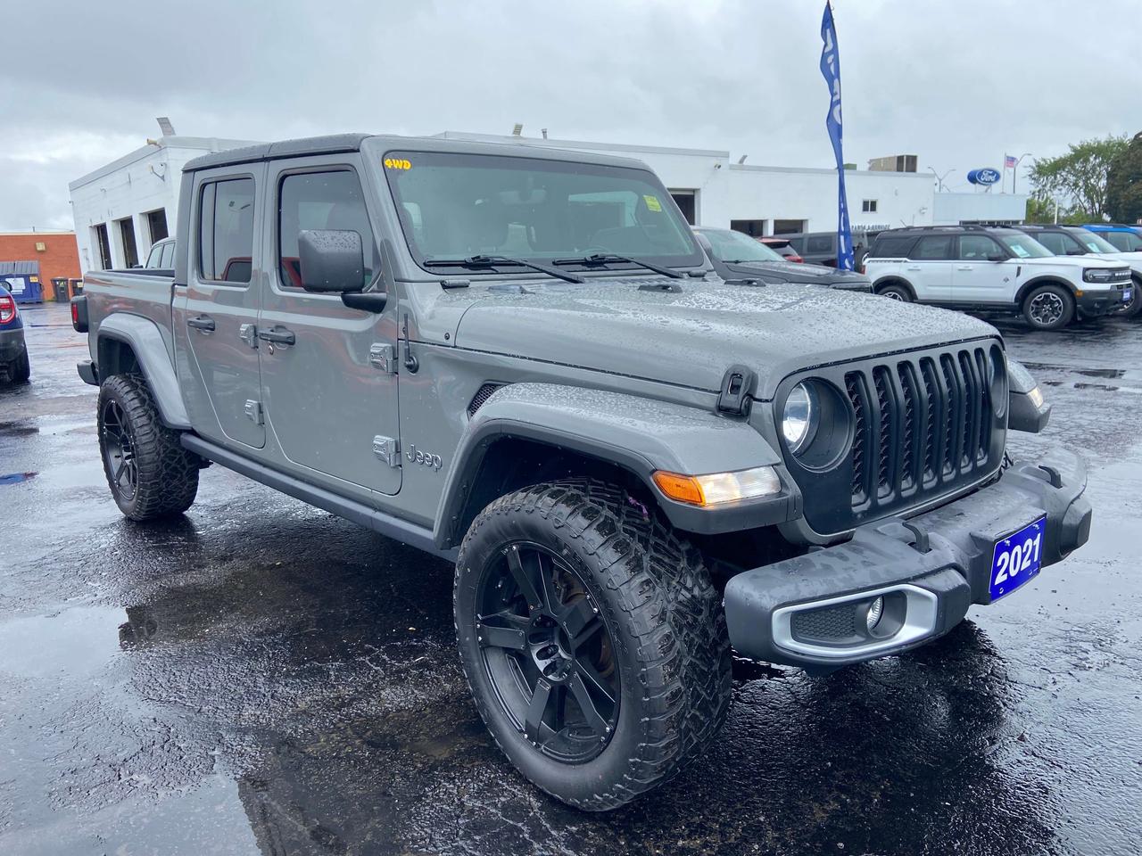 2021 Jeep Gladiator OVERLAND 4X4 HEATED SEATS AND WHEEL TOUCH SCREEN Photo