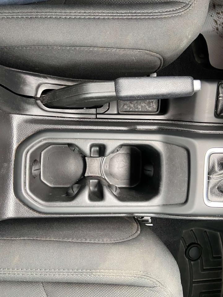 2021 Jeep Gladiator OVERLAND 4X4 HEATED SEATS AND WHEEL TOUCH SCREEN Photo