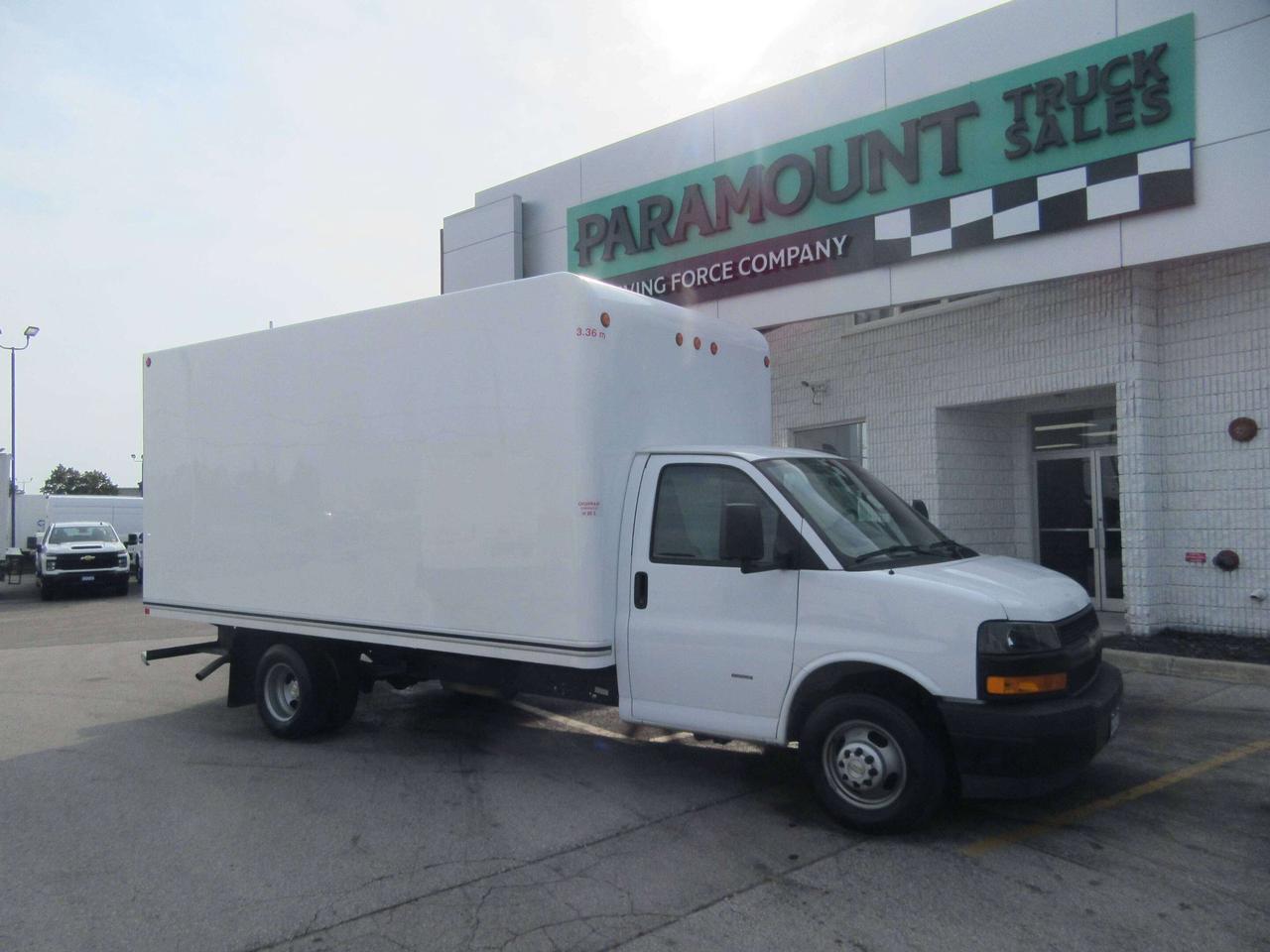 2024 Chevrolet Express 3500 16FT HIGH BOX CUBE VAN Photo