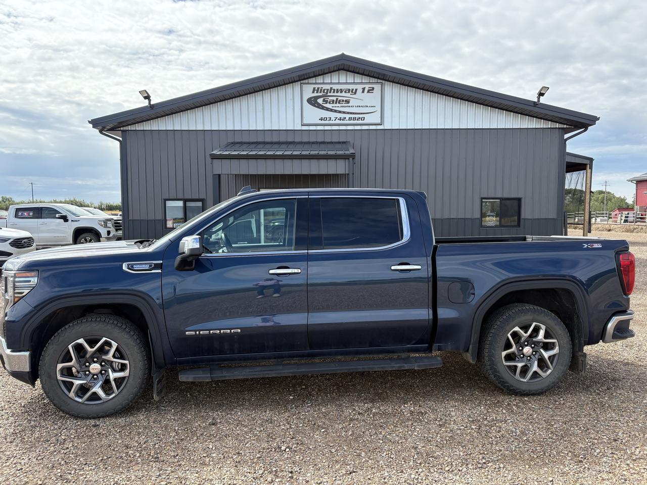 2023 GMC Sierra 1500 4WD Crew Cab 147" SLT - Photo #1