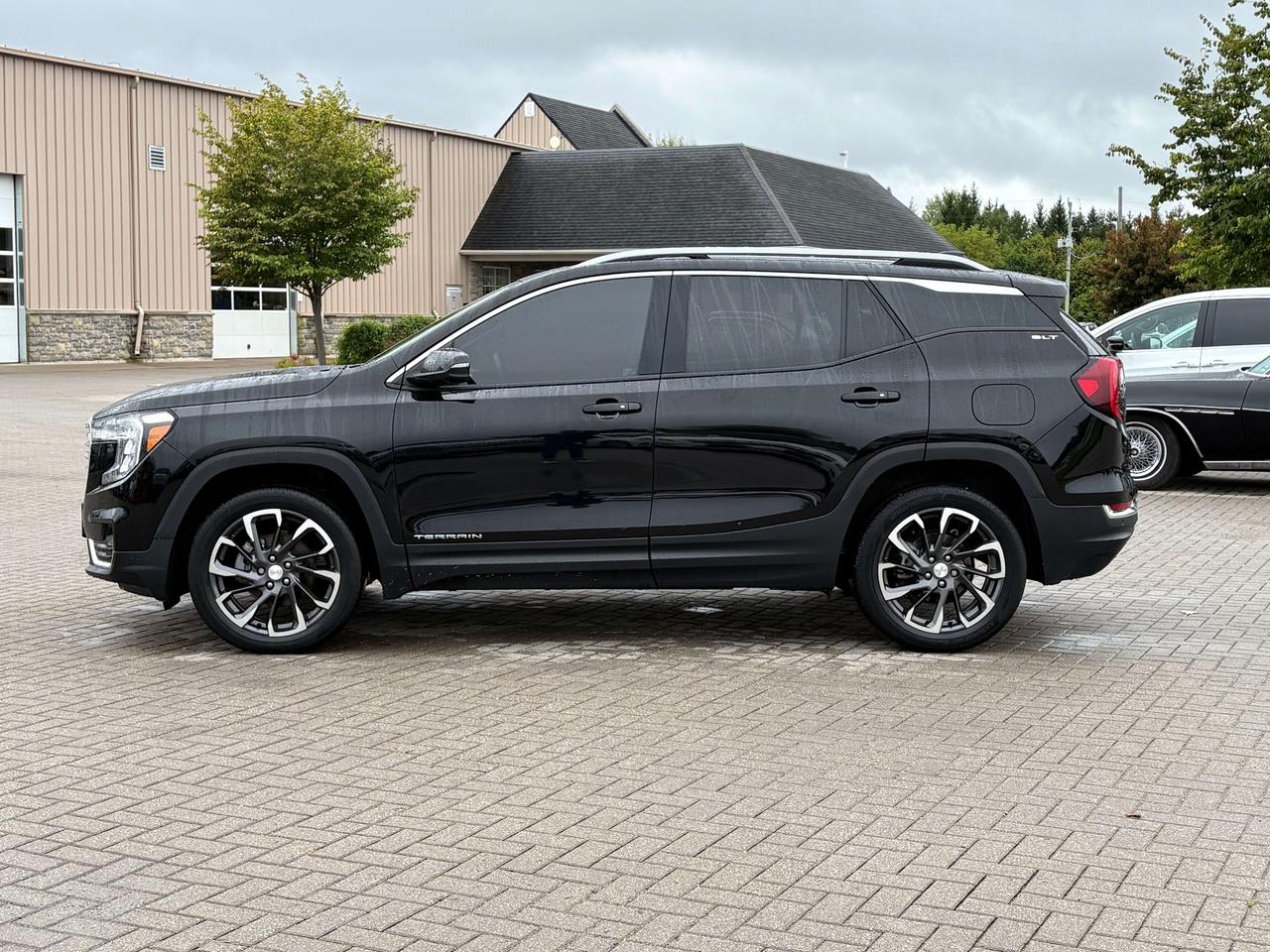 2023 GMC Terrain SLT AWD   Nav   Pano Roof   Leather   Heated Seats Photo