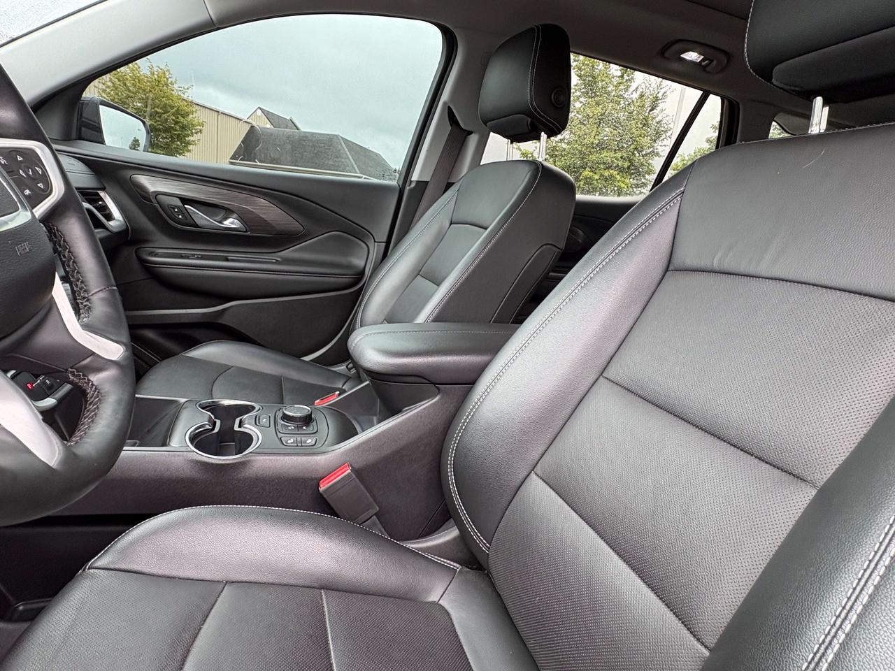 2023 GMC Terrain SLT AWD   Nav   Pano Roof   Leather   Heated Seats Photo