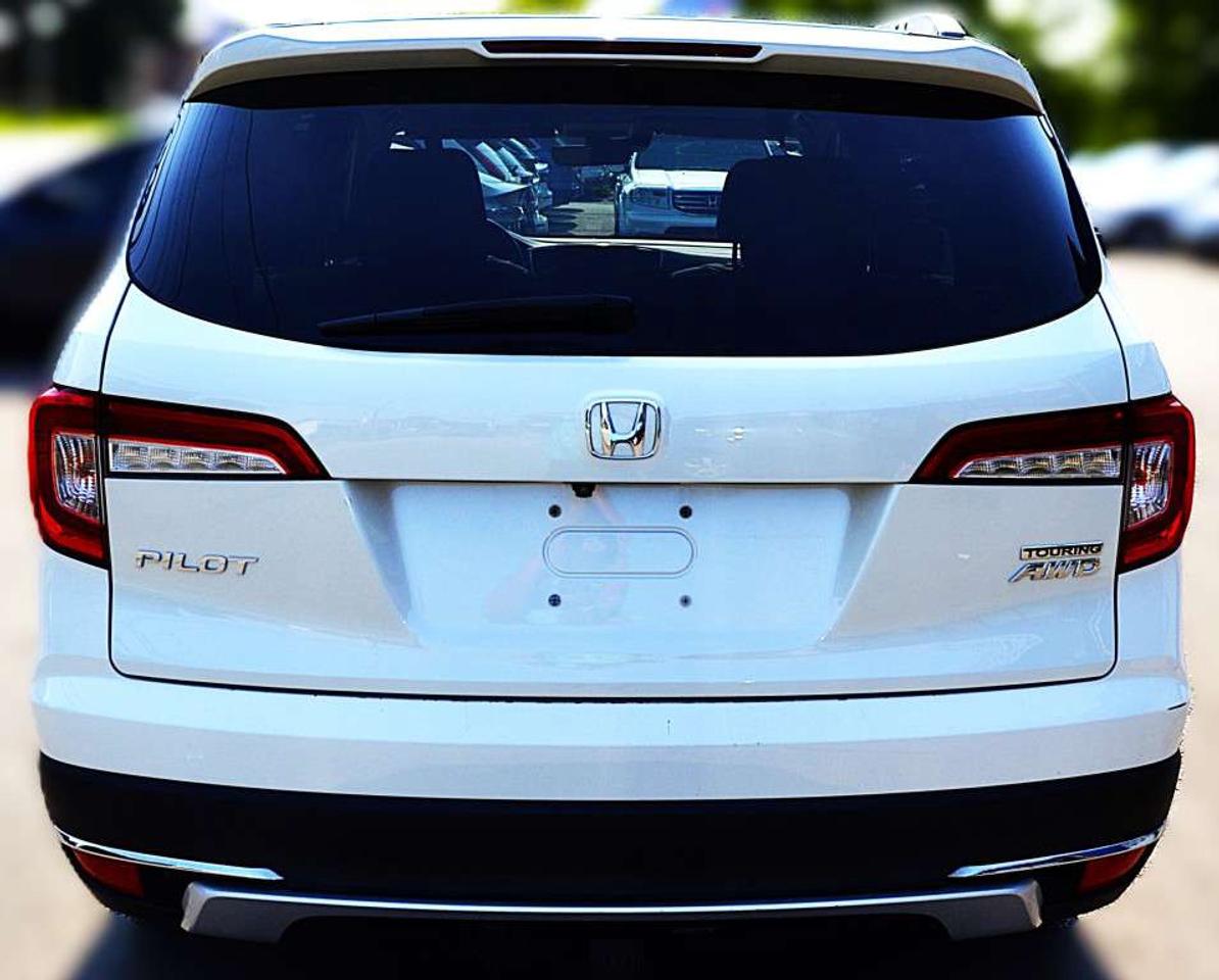 2019 Honda Pilot Touring 8-Passenger All-wheel Drive Photo