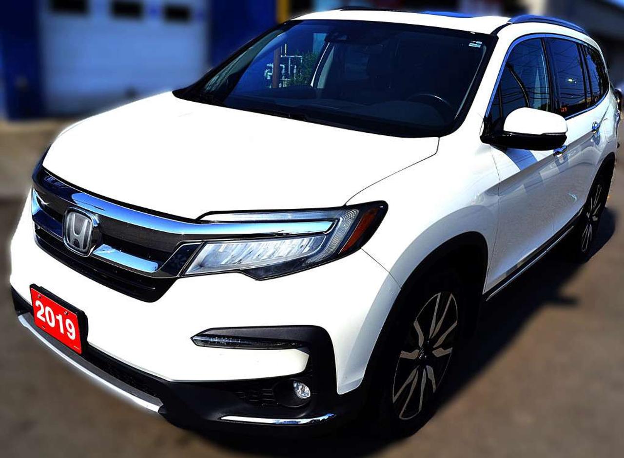 2019 Honda Pilot Touring 8-Passenger All-wheel Drive Photo0
