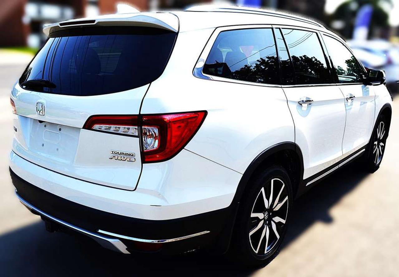 2019 Honda Pilot Touring 8-Passenger All-wheel Drive Photo