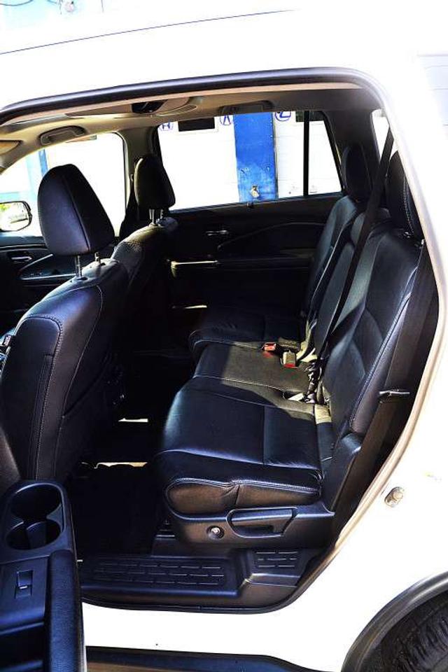 2019 Honda Pilot Touring 8-Passenger All-wheel Drive Photo