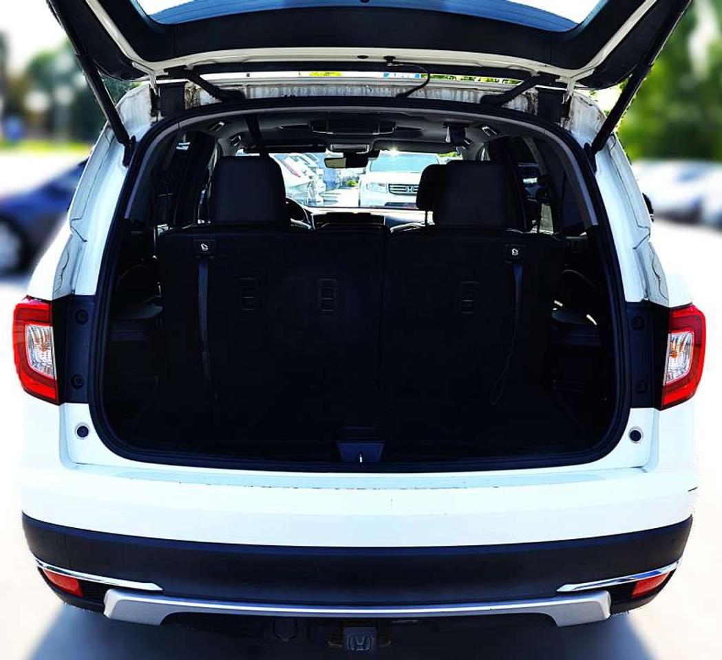 2019 Honda Pilot Touring 8-Passenger All-wheel Drive Photo