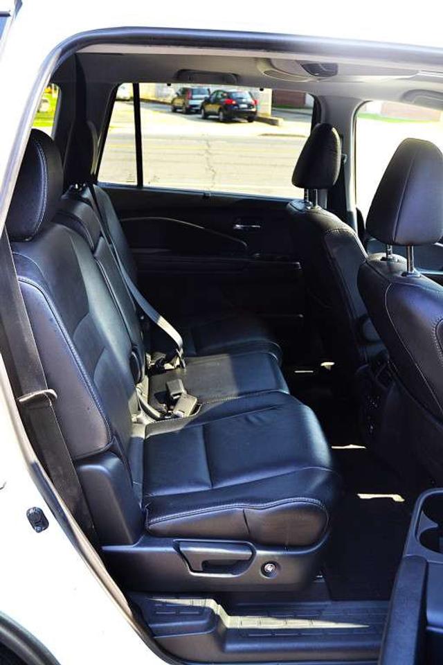 2019 Honda Pilot Touring 8-Passenger All-wheel Drive Photo