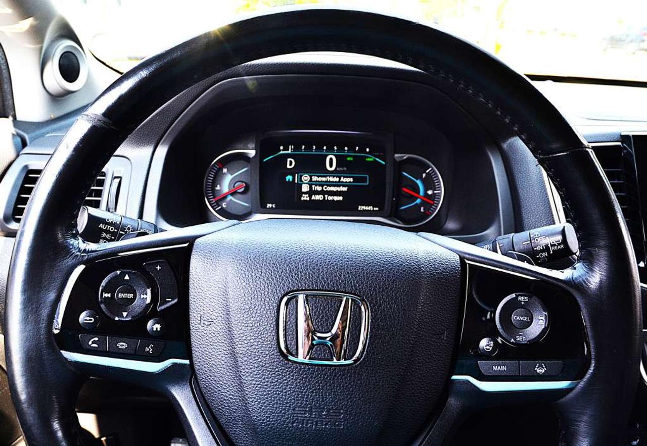 2019 Honda Pilot Touring 8-Passenger All-wheel Drive Photo