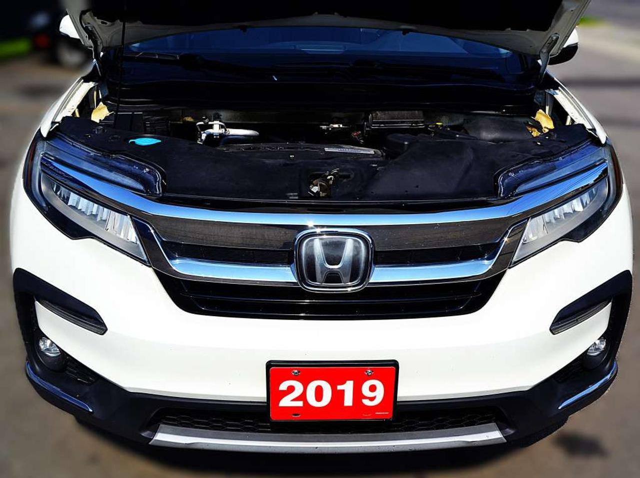 2019 Honda Pilot Touring 8-Passenger All-wheel Drive Photo